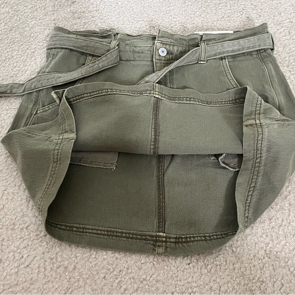 🌴NWT American Eagle Women's Army Green Skirt with Belt Size 12 - Picture 3 of 8